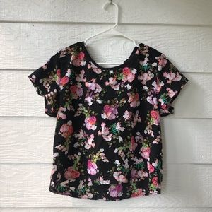 Cropped floral top